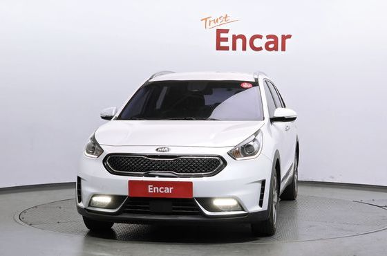 Kia Niro Prestige — пробег 85 331 км — фото 3 из 5