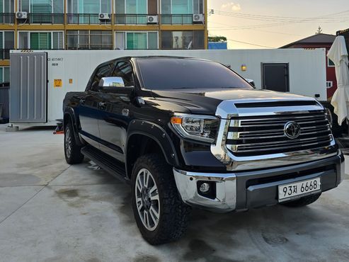 Toyota Tundra 5.7 — пробег 35 000 км — фото 1 из 5
