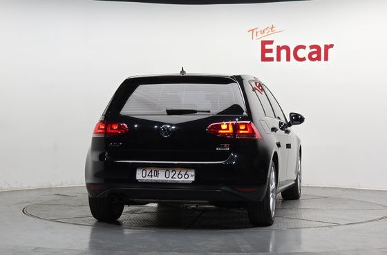 Volkswagen Golf 1.4 TSI Premium — пробег 100 744 км — фото 4 из 5