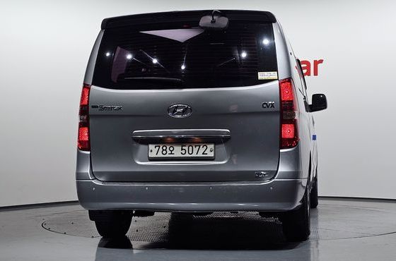 Hyundai Starex 12-Seater Wagon CVX Premium — пробег 144 683 км — фото 4 из 5