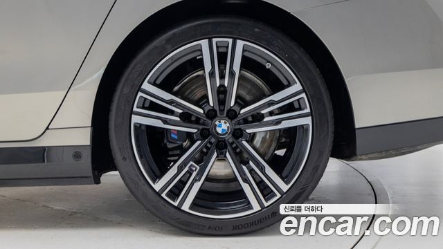 BMW i7 из Кореи Encar
