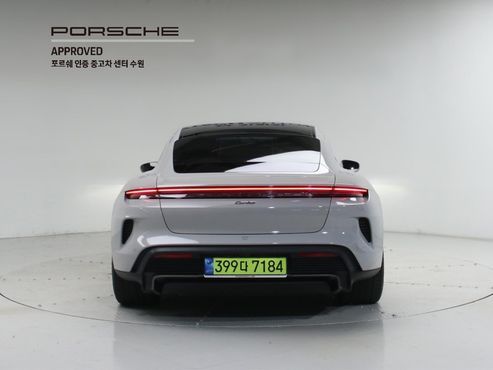 Porsche Taycan Turbo — пробег 7 945 км — фото 4 из 5