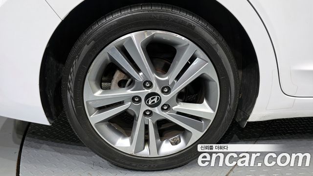 Hyundai AVANTE из Кореи Encar