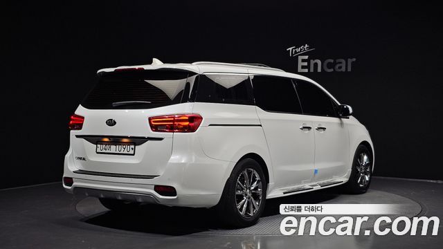Kia Carnival из Кореи Encar