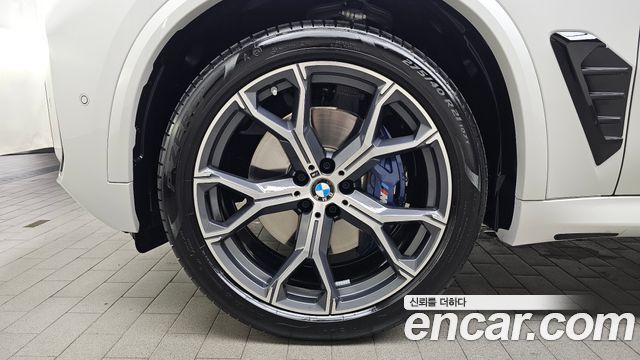BMW X5 xDrive 40i M Sport — пробег 4 087 км — фото 5 из 5