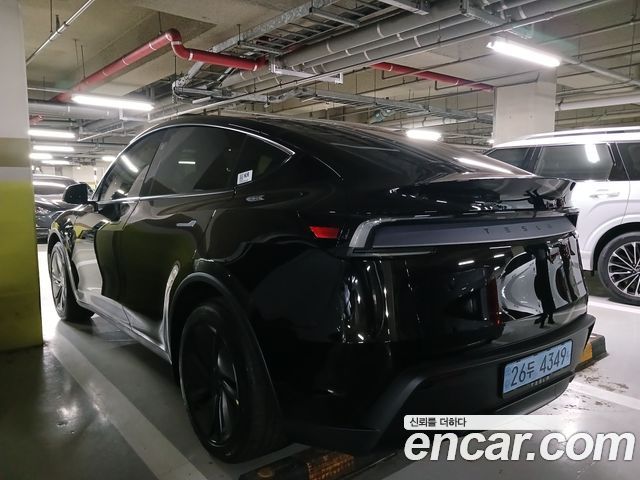 Tesla Model Y Premium Long Range AWD — пробег 865 км — фото 4 из 5