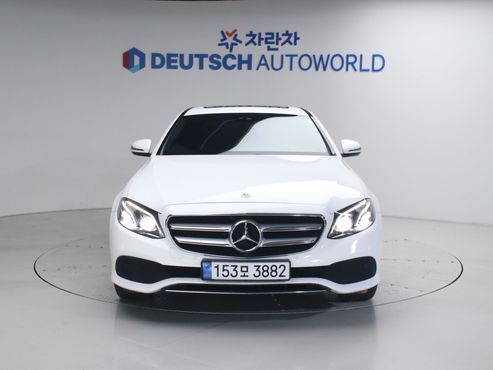 Mercedes-Benz E-Class E220d Avantgarde — пробег 67 482 км — фото 3 из 5