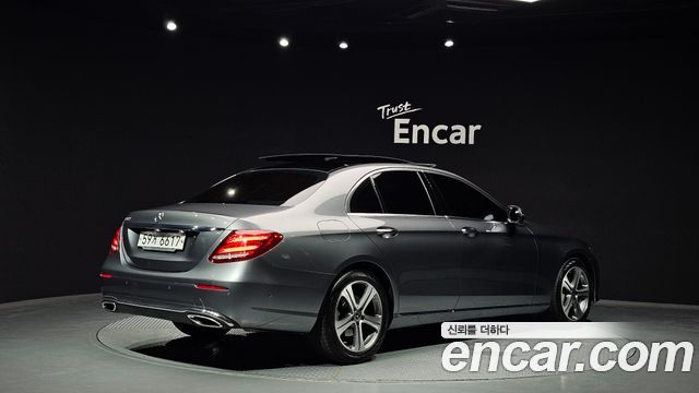 Mercedes-Benz E-Class E300 Avantgarde — пробег 82 204 км — фото 2 из 5