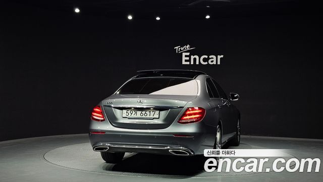 Mercedes-Benz E-Class E300 Avantgarde — пробег 82 204 км — фото 4 из 5