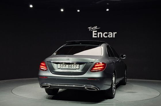 Mercedes-Benz E-Class E300 Avantgarde — пробег 82 204 км — фото 4 из 5