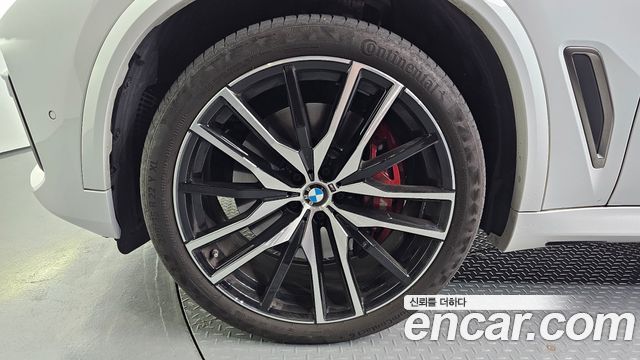 BMW X5 M50i — пробег 60 201 км — фото 5 из 5