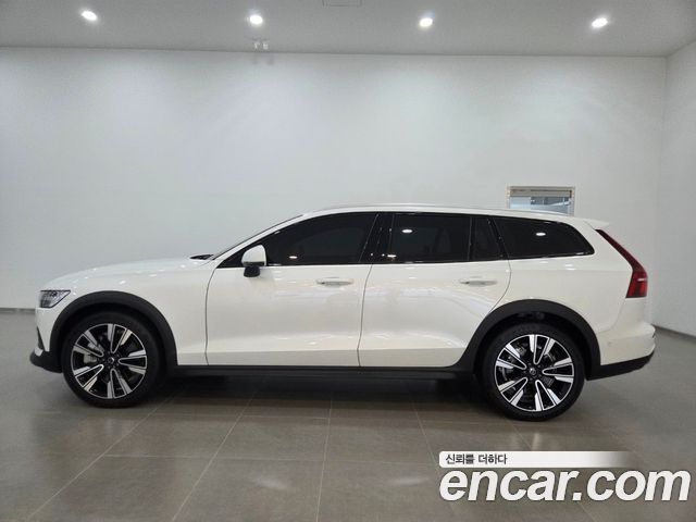 Volvo V60 B5 Ultra AWD — пробег 1 229 км — фото 5 из 5