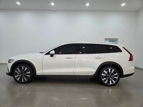 Volvo V60 B5 Ultra AWD — пробег 1 229 км — фото 5 из 5
