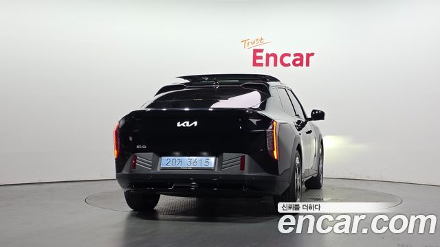 Kia EV4 из Кореи Encar
