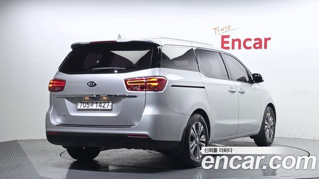 Kia Carnival 11-Seater Prestige — пробег 30 341 км — фото 2 из 5