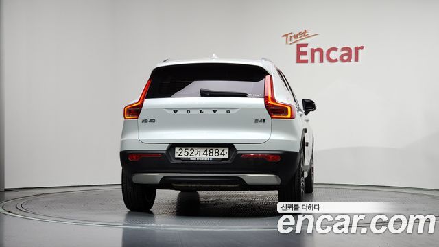 Volvo XC40 B4 Inscription — пробег 56 453 км — фото 4 из 5