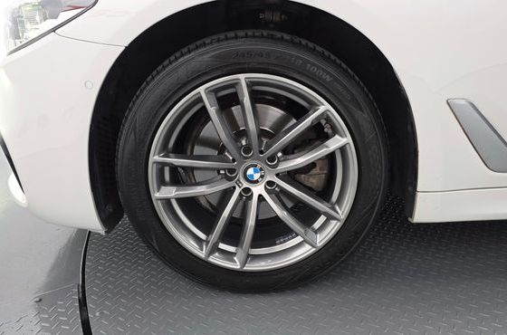 BMW 5-Series 520d xDrive M Sport Package — пробег 96 067 км — фото 5 из 5