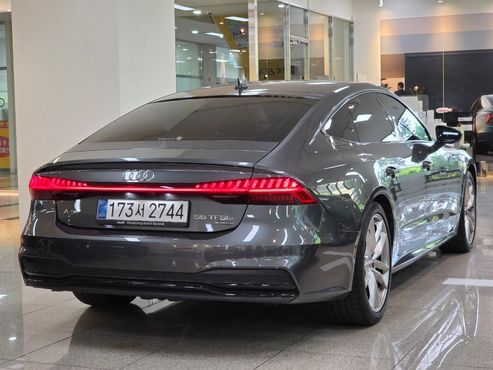 Audi A7 55 TFSI e Quattro Premium — пробег 14 850 км — фото 2 из 5