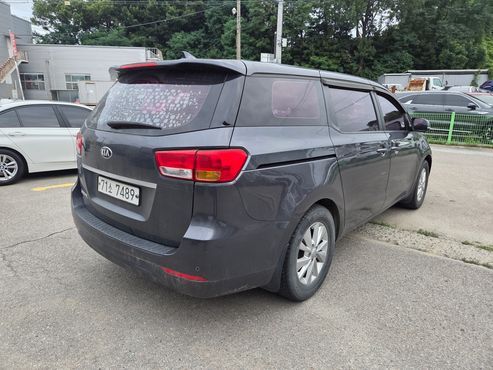 Kia Carnival 11-seater Deluxe — пробег 81 000 км — фото 3 из 5