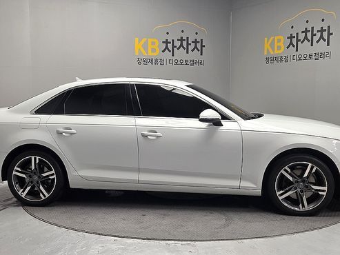 Audi A4 40 TFSI Premium — пробег 94 006 км — фото 4 из 5