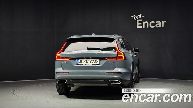 Volvo V60 B5 Pro AWD — пробег 27 803 км — фото 4 из 5