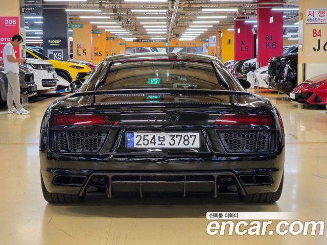 Audi R8 5.2 V10 Plus Coupe — пробег 57 500 км — фото 3 из 5