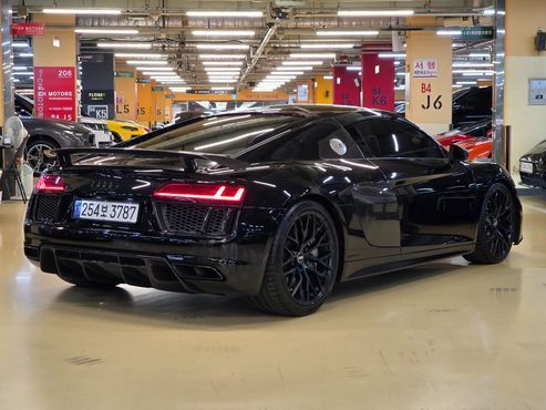 Audi R8 5.2 V10 Plus Coupe — пробег 57 500 км — фото 4 из 5