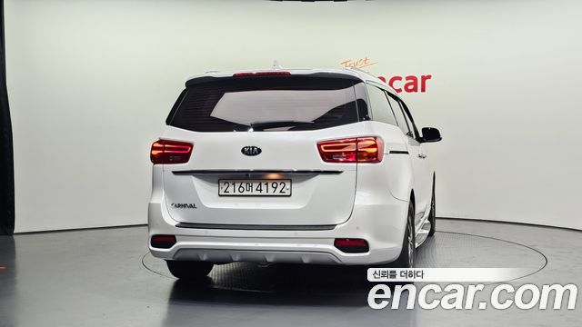 Kia Carnival из Кореи Encar