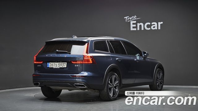 Volvo V60 B5 Pro AWD — пробег 97 494 км — фото 2 из 5