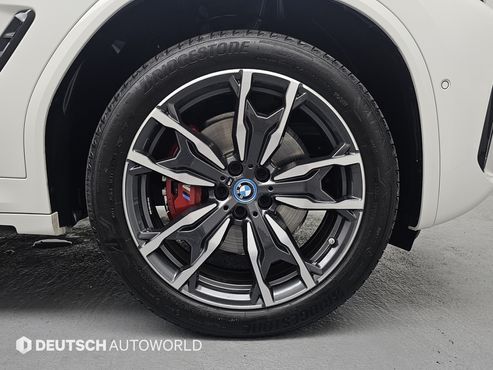 BMW X3 xDrive 30e M Sports Pro — пробег 11 797 км — фото 5 из 5