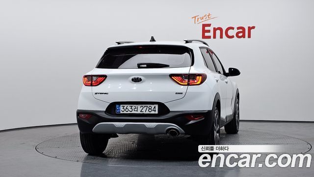 Kia Stonic из Кореи Encar