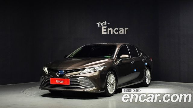 Toyota Camry 2.5 XLE Hybrid — пробег 114 941 км — фото 1 из 5