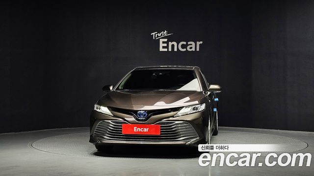 Toyota Camry 2.5 XLE Hybrid — пробег 114 941 км — фото 3 из 5