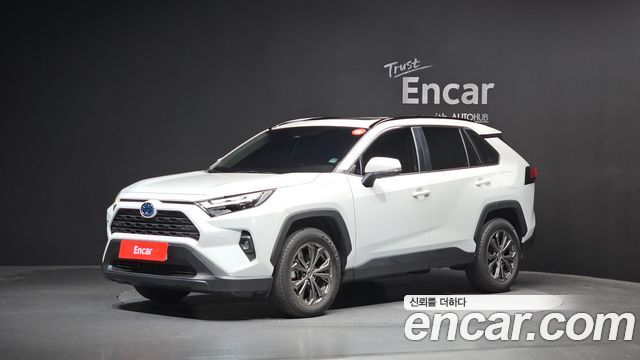 Toyota RAV4 2.5 2WD Hybrid XLE — пробег 17 562 км — фото 1 из 5