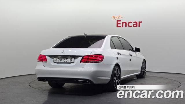 Mercedes-Benz E-Class E220 Bluetec Avantgarde Sport — пробег 127 332 км — фото 2 из 5