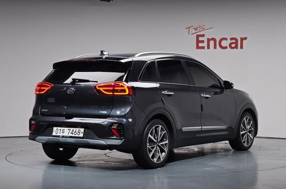 Kia Niro 1.6 HEV Noblesse Special — пробег 32 896 км — фото 2 из 5
