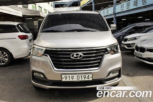 Hyundai Starex Van 3-Seater Smart — пробег 301 550 км — фото 1 из 5