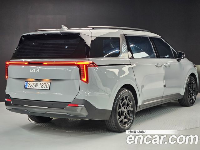 Kia Carnival 9-Seater Gravity — пробег 34 440 км — фото 3 из 5