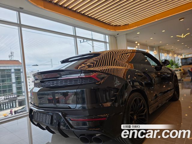 Lamborghini Urus из Кореи Encar