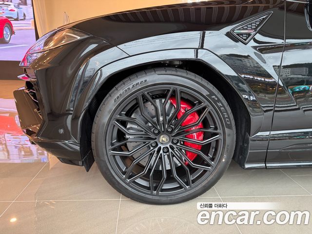 Lamborghini Urus из Кореи Encar