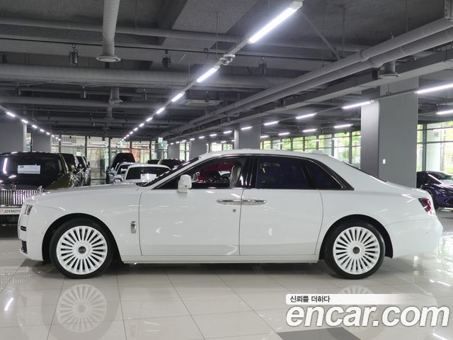 Rolls-Royce Ghost 6.7 V12 — пробег 11 500 км — фото 2 из 5