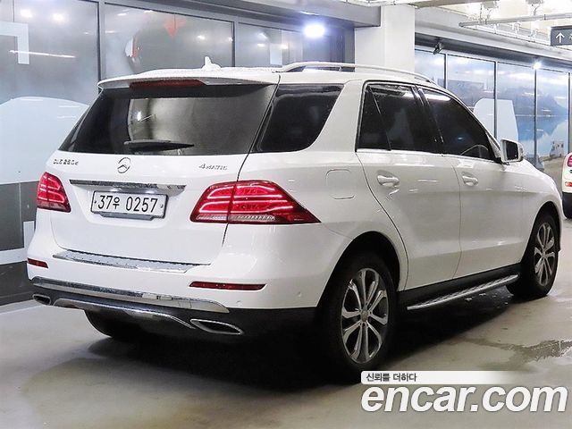 Mercedes-Benz GLE-Class GLE250 d 4MATIC — пробег 85 550 км — фото 4 из 5