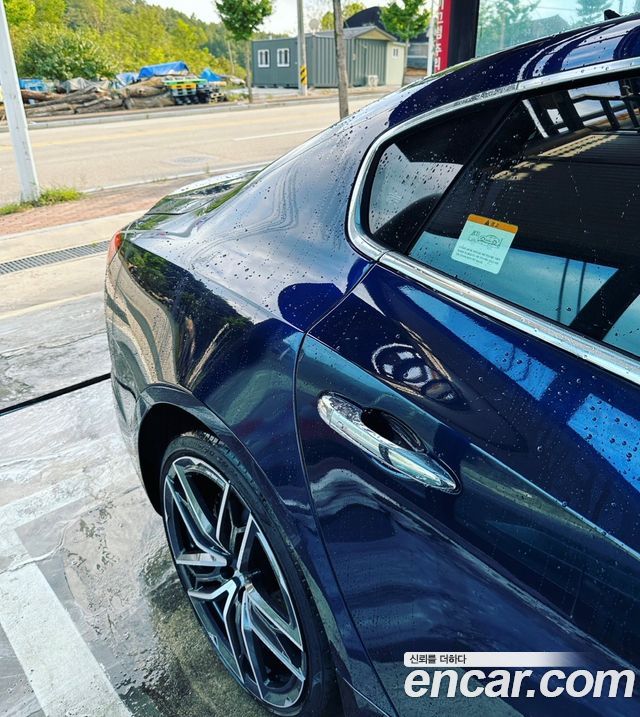 Maserati Quattroporte из Кореи Encar