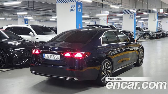 Mercedes-Benz E-Class E300 4MATIC Exclusive — пробег 25 800 км — фото 4 из 5