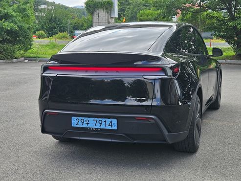 Tesla Model Y Long Range Launch Edition AWD — пробег 5 430 км — фото 5 из 5