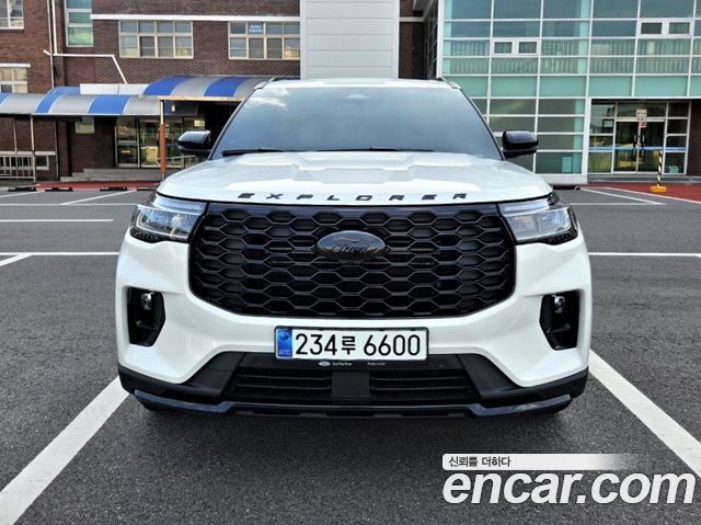 Ford Explorer 2.3 ST-Line 4WD — пробег 9 472 км — фото 1 из 5