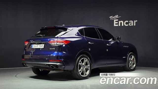 Maserati Levante из Кореи Encar