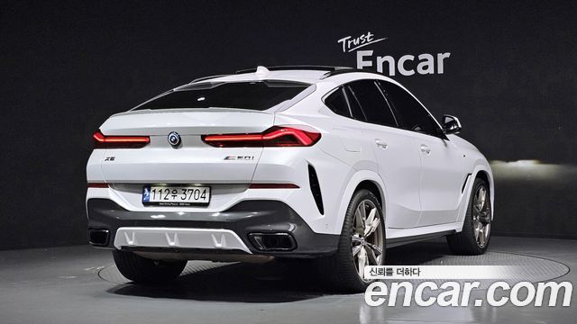 BMW X6 M50i — пробег 25 097 км — фото 2 из 5