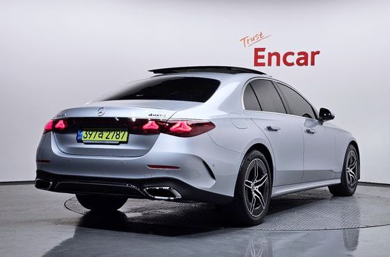 Mercedes-Benz E-Class E300 4MATIC AMG Line — пробег 771 км — фото 2 из 5