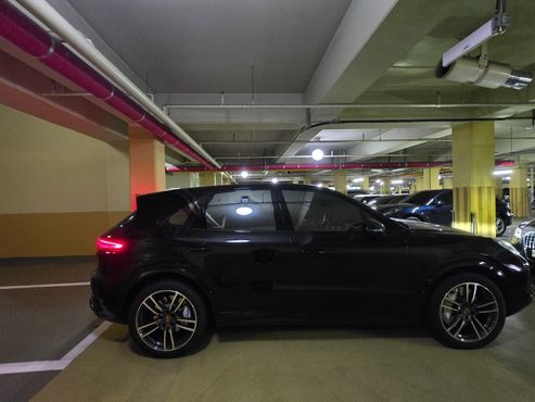 Porsche Cayenne 4.0 Turbo — пробег 15 000 км — фото 4 из 5